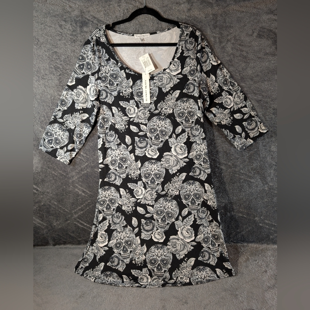 Runway Ready Skull & Roses A-line Dress Large Black/White 3/4 Sleeve